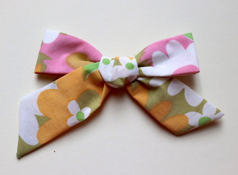 Maisie Loves Nory Retro Floral Bow - Oversized